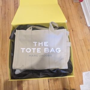 Marc Jacobs The Tote Bag